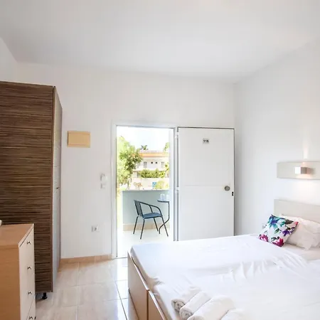 아파트 Artemis Rooms For 2