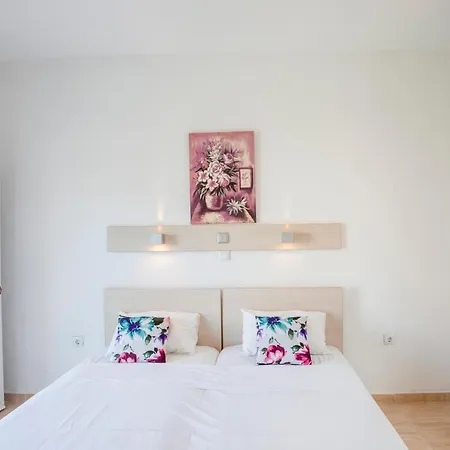 Artemis Rooms For 2 아파트